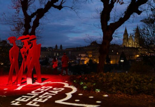 A Cidade Histórica engalánase con postais de luz de artistas de Galicia para o Nadal